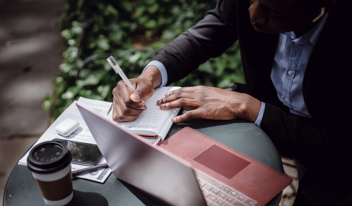Should You Hire a Writer for your Blog?